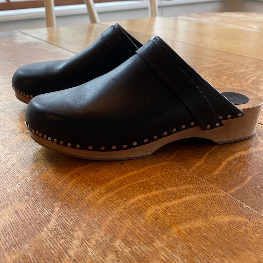 Isabel Marant black leather clogs size 39 (8-8.5US)